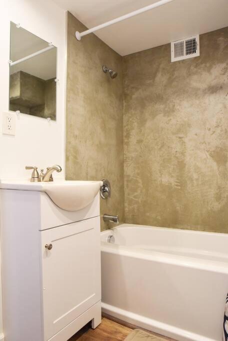 Cozy Mount Washington Home With Parking-Sleeps 4 Pittsburgh Eksteriør billede